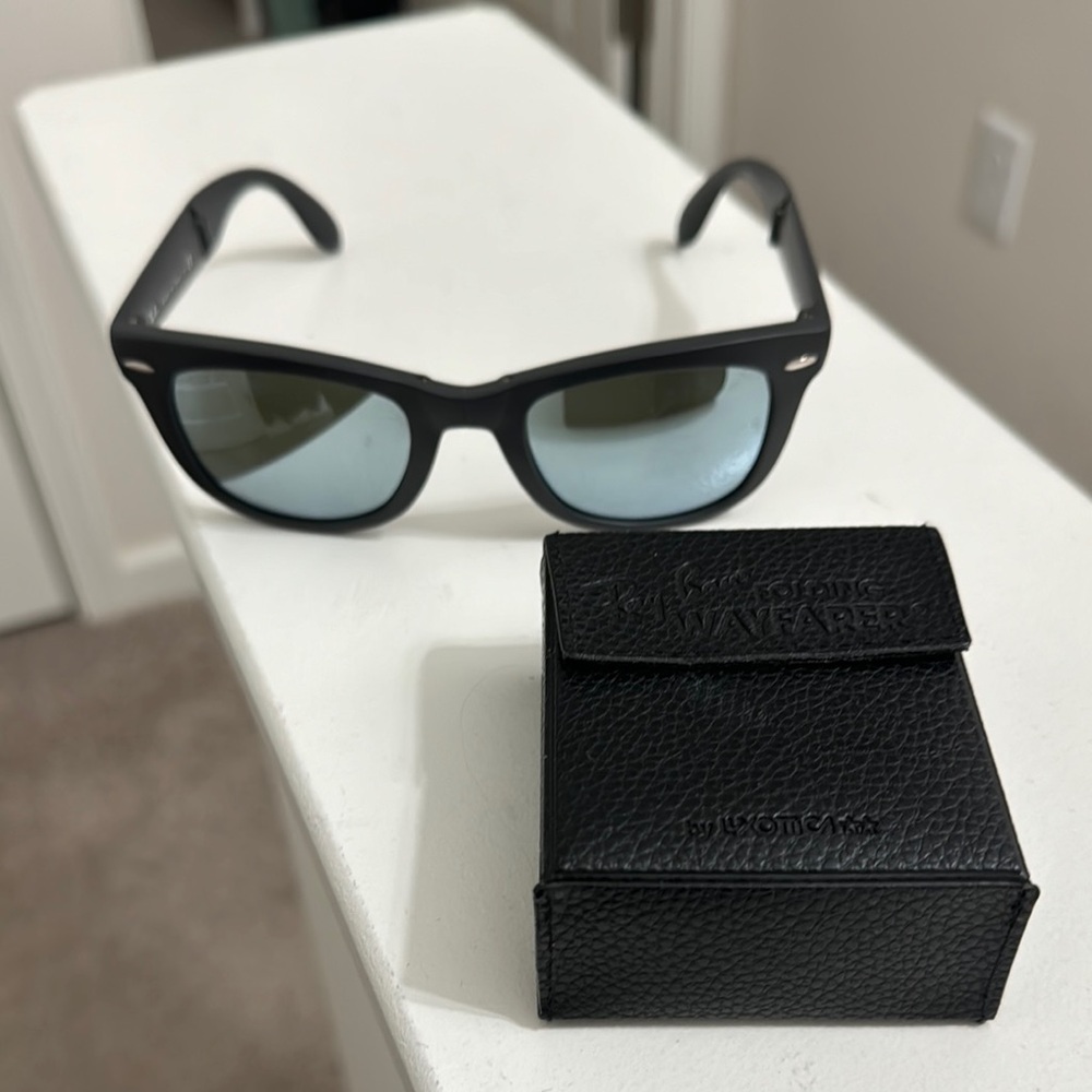 Ray-Ban Black Wayfarer Sunglasses